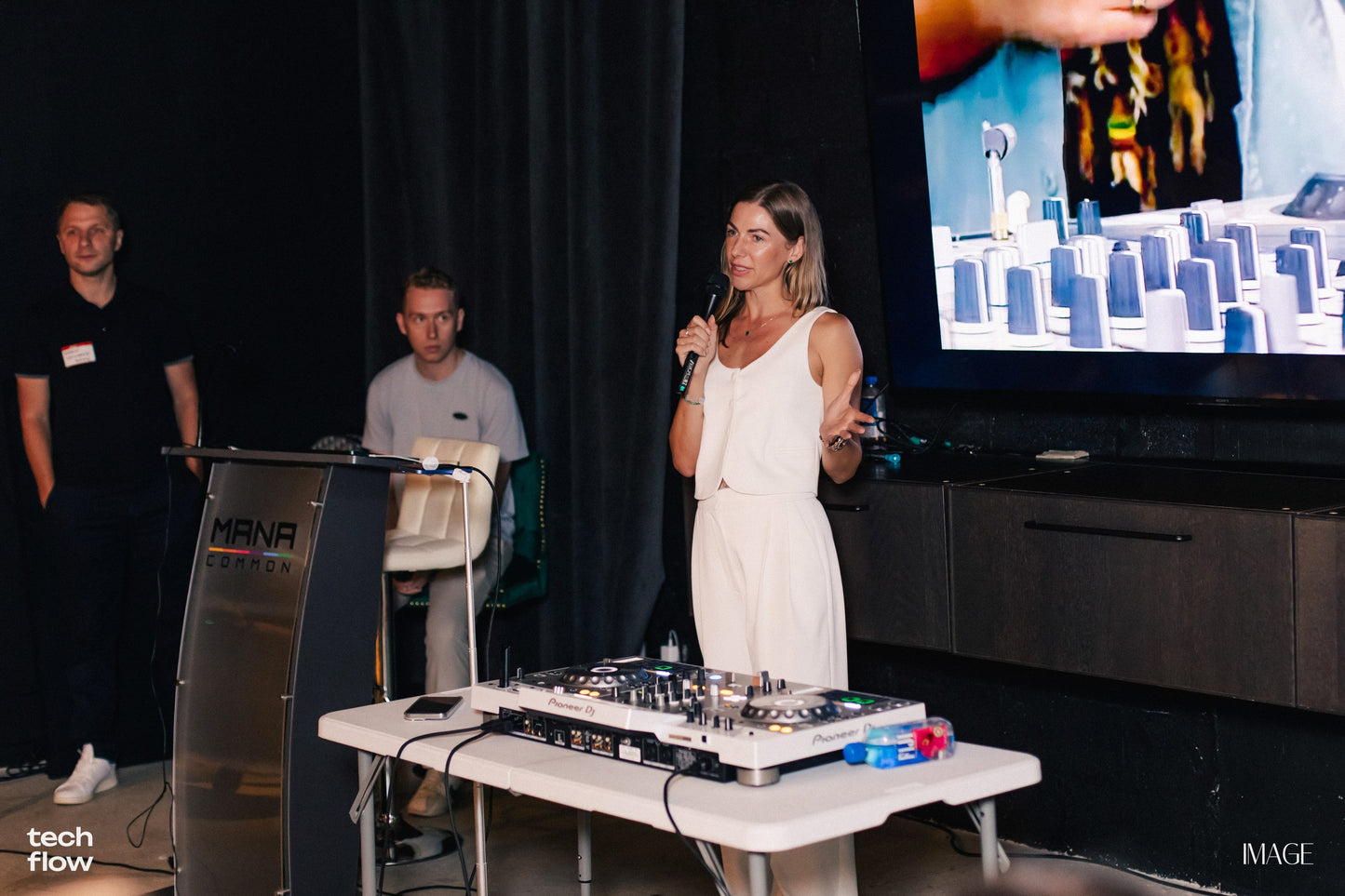 Introduction To DJing Masterclass (NOVEMBER 15th ) 3:00 - 4:00 pm