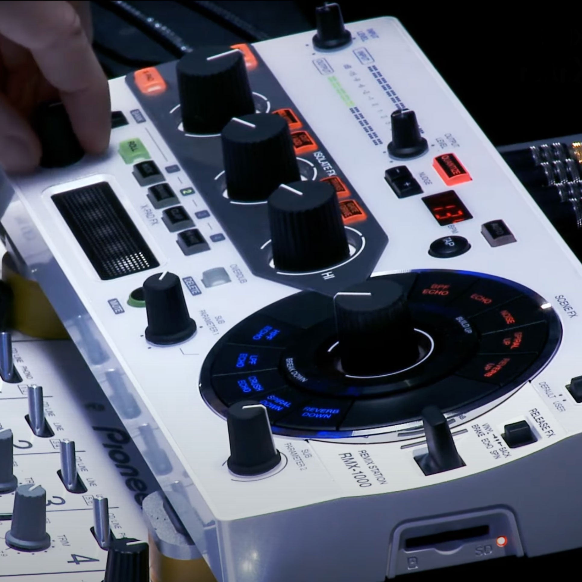DJ Pioneer RMX-1000 - 器材