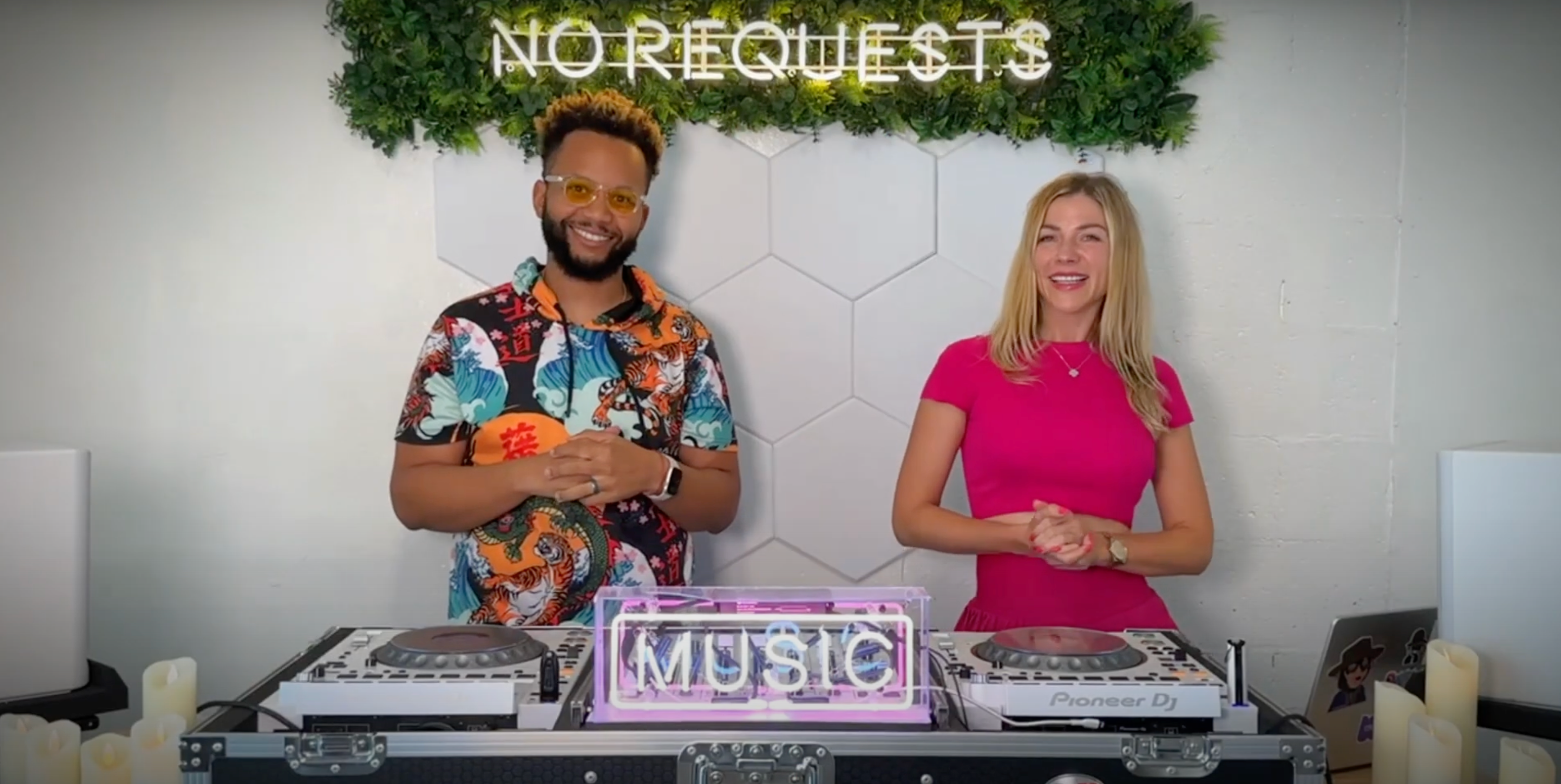 Load video: Dj School - Miami DJ Academy